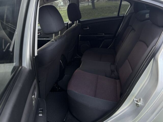 Серый Мазда 3, объемом двигателя 1.6 л и пробегом 300 тыс. км за 5400 $, фото 17 на Automoto.ua