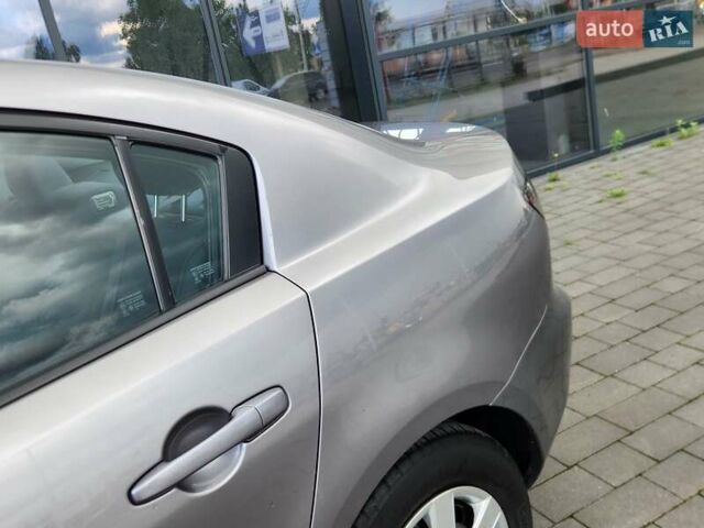 Серый Мазда 3, объемом двигателя 1.6 л и пробегом 175 тыс. км за 4450 $, фото 18 на Automoto.ua