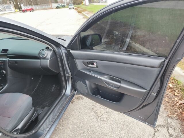 Серый Мазда 3, объемом двигателя 1.6 л и пробегом 250 тыс. км за 4000 $, фото 6 на Automoto.ua