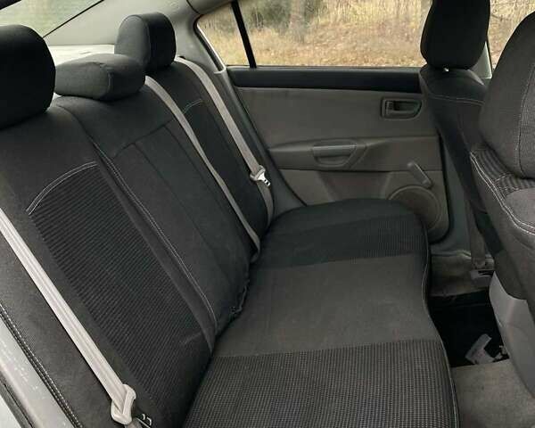 Серый Мазда 3, объемом двигателя 1.6 л и пробегом 320 тыс. км за 4000 $, фото 7 на Automoto.ua