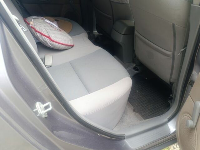 Сірий Мазда 3, об'ємом двигуна 1.6 л та пробігом 300 тис. км за 3000 $, фото 5 на Automoto.ua