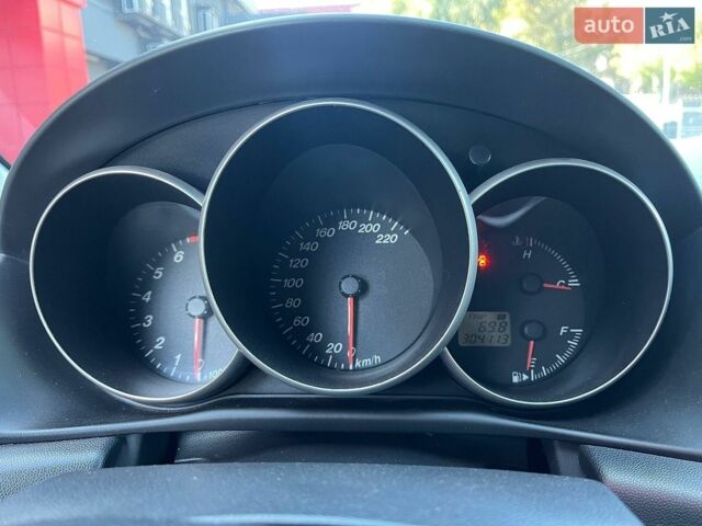Сірий Мазда 3, об'ємом двигуна 1.6 л та пробігом 316 тис. км за 4200 $, фото 15 на Automoto.ua