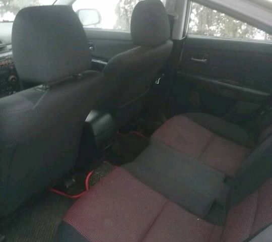 Сірий Мазда 3, об'ємом двигуна 1.6 л та пробігом 300 тис. км за 1900 $, фото 3 на Automoto.ua