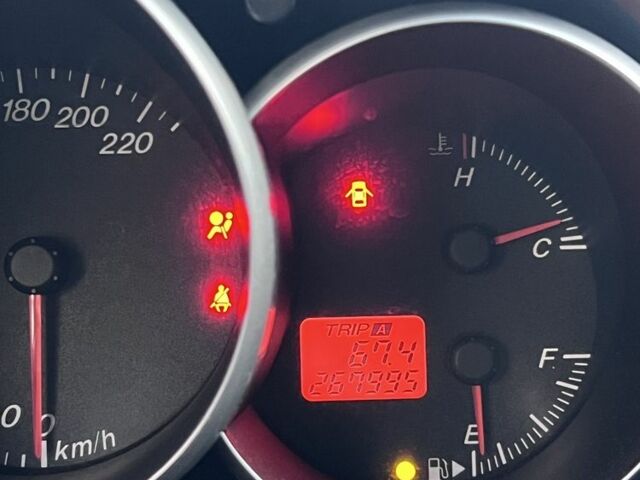 Серый Мазда 3, объемом двигателя 2 л и пробегом 268 тыс. км за 3650 $, фото 5 на Automoto.ua