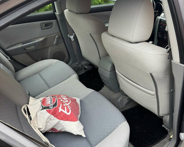 Сірий Мазда 3, об'ємом двигуна 1.6 л та пробігом 187 тис. км за 3950 $, фото 7 на Automoto.ua