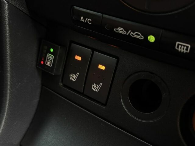 Серый Мазда 3, объемом двигателя 1.6 л и пробегом 300 тыс. км за 5400 $, фото 19 на Automoto.ua