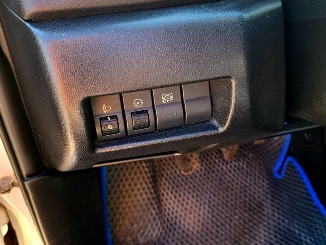 Сірий Мазда 3, об'ємом двигуна 1.6 л та пробігом 204 тис. км за 4250 $, фото 9 на Automoto.ua