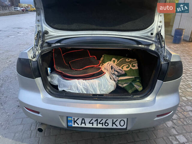 Сірий Мазда 3, об'ємом двигуна 1.6 л та пробігом 277 тис. км за 3700 $, фото 2 на Automoto.ua