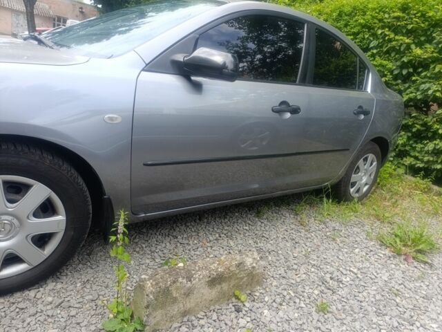 Сірий Мазда 3, об'ємом двигуна 1.6 л та пробігом 300 тис. км за 3000 $, фото 2 на Automoto.ua