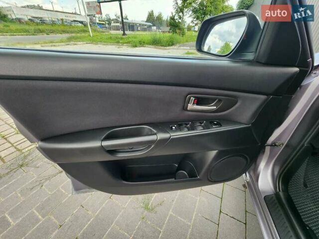 Серый Мазда 3, объемом двигателя 1.6 л и пробегом 175 тыс. км за 4450 $, фото 43 на Automoto.ua