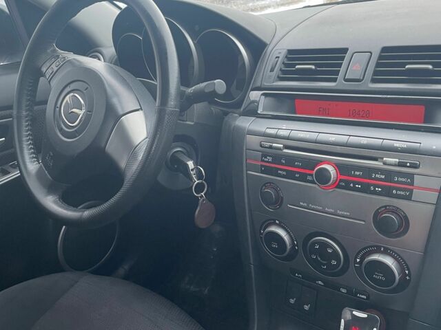 Серый Мазда 3, объемом двигателя 1.6 л и пробегом 212 тыс. км за 3800 $, фото 3 на Automoto.ua