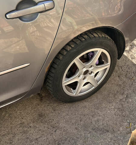 Серый Мазда 3, объемом двигателя 1.6 л и пробегом 220 тыс. км за 3500 $, фото 3 на Automoto.ua