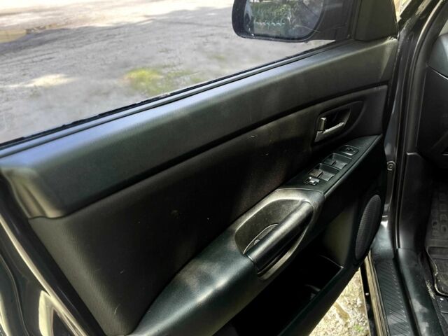 Сірий Мазда 3, об'ємом двигуна 1.6 л та пробігом 190 тис. км за 2500 $, фото 16 на Automoto.ua