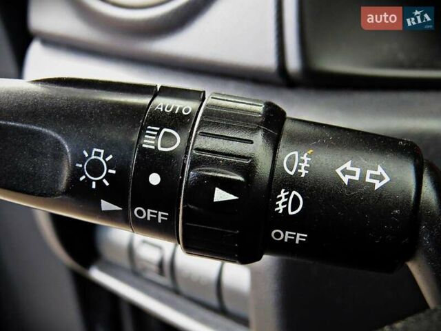 Сірий Мазда 3, об'ємом двигуна 2 л та пробігом 178 тис. км за 5200 $, фото 7 на Automoto.ua