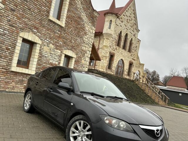 Серый Мазда 3, объемом двигателя 1.6 л и пробегом 310 тыс. км за 4400 $, фото 1 на Automoto.ua