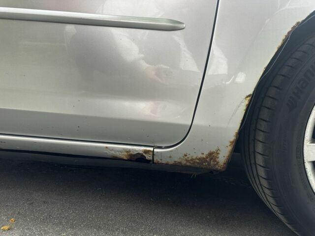 Серый Мазда 3, объемом двигателя 1.6 л и пробегом 245 тыс. км за 2999 $, фото 6 на Automoto.ua