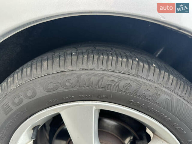 Серый Мазда 3, объемом двигателя 1.6 л и пробегом 127 тыс. км за 4900 $, фото 17 на Automoto.ua