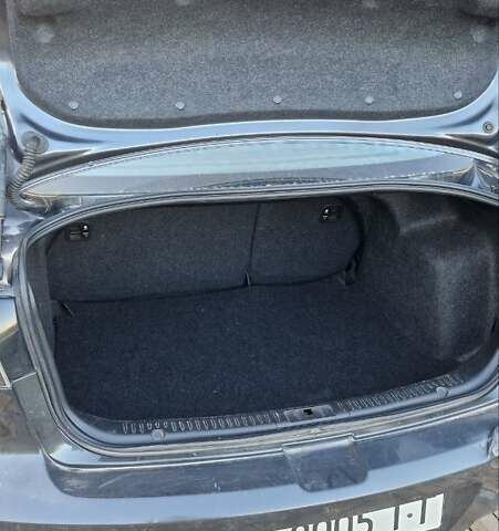 Серый Мазда 3, объемом двигателя 1.6 л и пробегом 269 тыс. км за 4800 $, фото 3 на Automoto.ua