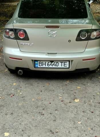 Сірий Мазда 3, об'ємом двигуна 1.6 л та пробігом 273 тис. км за 4500 $, фото 2 на Automoto.ua