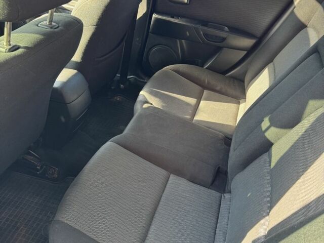 Серый Мазда 3, объемом двигателя 1.6 л и пробегом 270 тыс. км за 4500 $, фото 6 на Automoto.ua