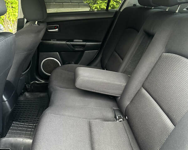 Сірий Мазда 3, об'ємом двигуна 1.6 л та пробігом 244 тис. км за 3990 $, фото 6 на Automoto.ua