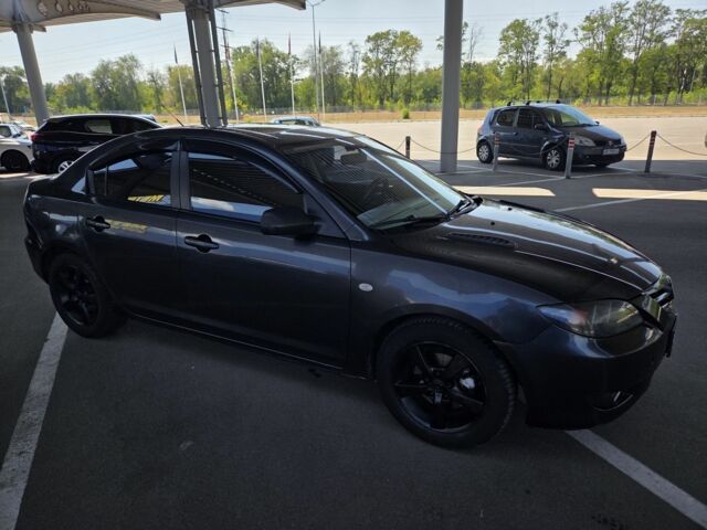 Серый Мазда 3, объемом двигателя 1.6 л и пробегом 170 тыс. км за 5200 $, фото 2 на Automoto.ua