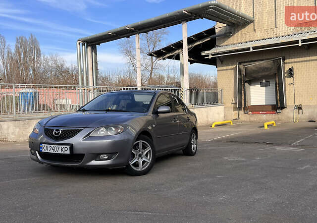 Серый Мазда 3, объемом двигателя 1.6 л и пробегом 220 тыс. км за 3500 $, фото 1 на Automoto.ua
