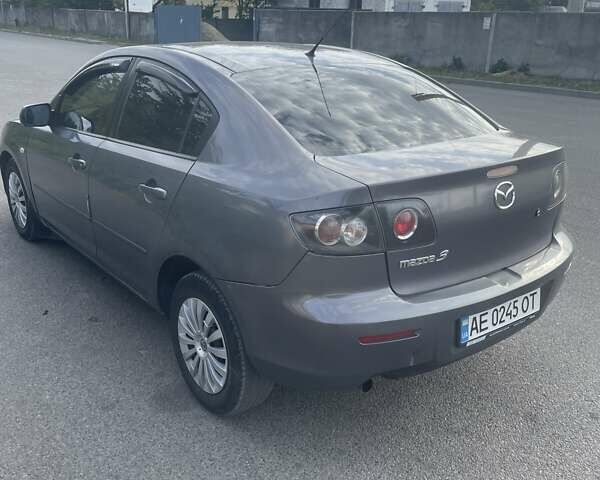 Серый Мазда 3, объемом двигателя 1.6 л и пробегом 325 тыс. км за 3800 $, фото 2 на Automoto.ua