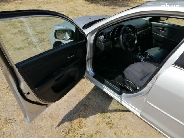 Сірий Мазда 3, об'ємом двигуна 0 л та пробігом 188 тис. км за 4800 $, фото 6 на Automoto.ua