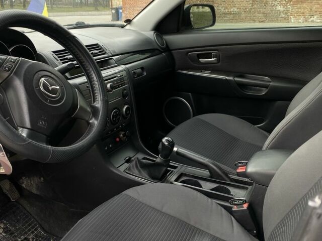 Сірий Мазда 3, об'ємом двигуна 1.6 л та пробігом 310 тис. км за 4000 $, фото 7 на Automoto.ua