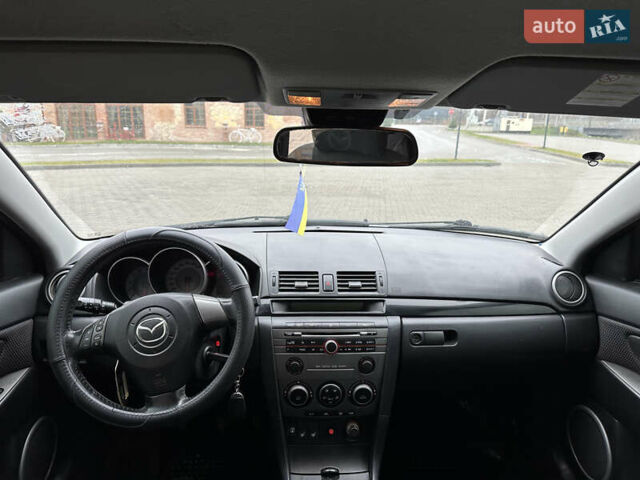 Серый Мазда 3, объемом двигателя 1.6 л и пробегом 310 тыс. км за 4400 $, фото 11 на Automoto.ua