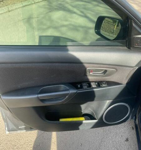 Серый Мазда 3, объемом двигателя 1.6 л и пробегом 275 тыс. км за 6000 $, фото 2 на Automoto.ua