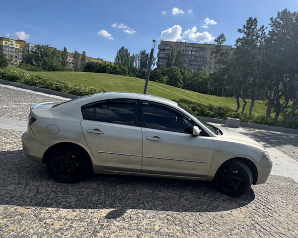 Серый Мазда 3, объемом двигателя 1.6 л и пробегом 288 тыс. км за 4000 $, фото 2 на Automoto.ua