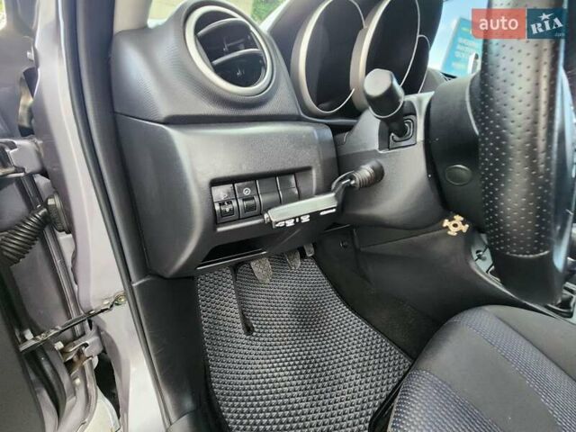 Серый Мазда 3, объемом двигателя 1.6 л и пробегом 175 тыс. км за 4950 $, фото 49 на Automoto.ua