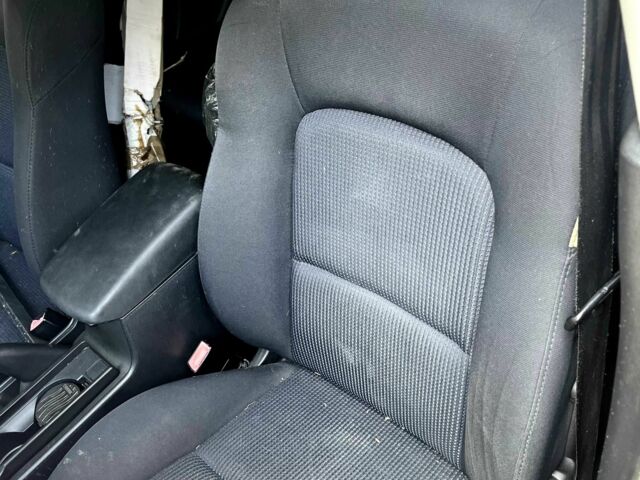 Сірий Мазда 3, об'ємом двигуна 1.6 л та пробігом 190 тис. км за 2500 $, фото 17 на Automoto.ua