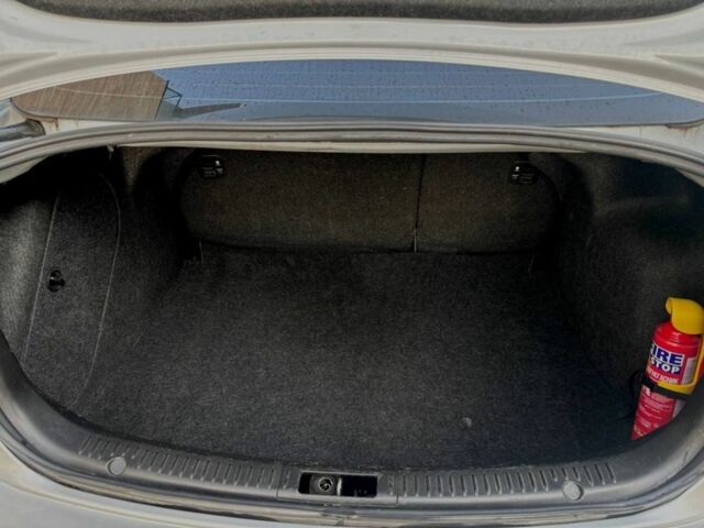 Сірий Мазда 3, об'ємом двигуна 1.6 л та пробігом 162 тис. км за 4800 $, фото 11 на Automoto.ua