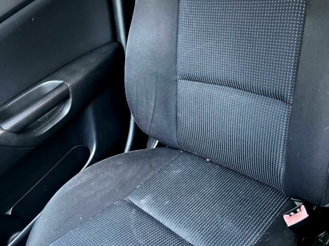 Сірий Мазда 3, об'ємом двигуна 1.6 л та пробігом 190 тис. км за 2500 $, фото 18 на Automoto.ua