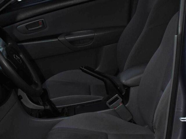 Серый Мазда 3, объемом двигателя 1.6 л и пробегом 180 тыс. км за 3850 $, фото 7 на Automoto.ua