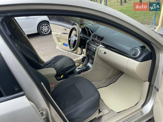 Серый Мазда 3, объемом двигателя 1.6 л и пробегом 170 тыс. км за 5200 $, фото 5 на Automoto.ua