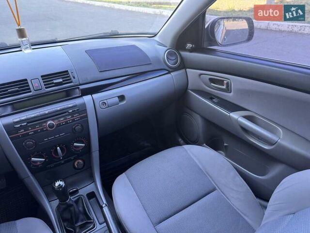 Сірий Мазда 3, об'ємом двигуна 1.6 л та пробігом 200 тис. км за 3500 $, фото 16 на Automoto.ua
