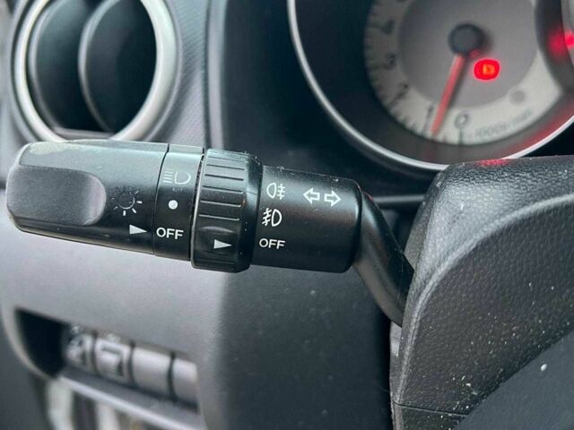 Сірий Мазда 3, об'ємом двигуна 1.6 л та пробігом 305 тис. км за 5940 $, фото 23 на Automoto.ua