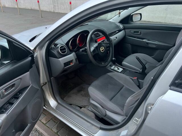 Серый Мазда 3, объемом двигателя 1.6 л и пробегом 300 тыс. км за 3999 $, фото 15 на Automoto.ua