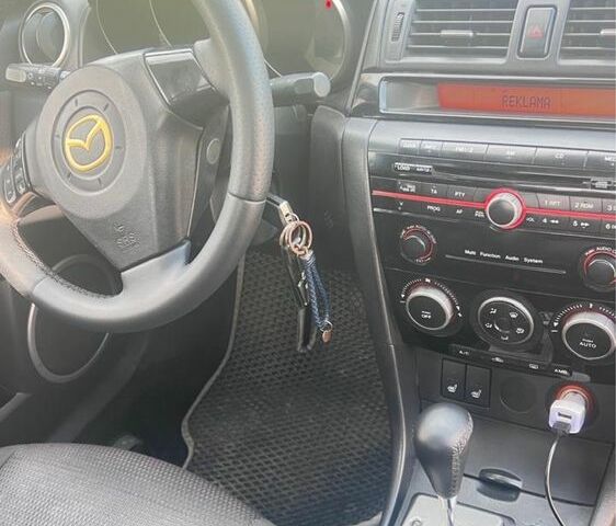 Сірий Мазда 3, об'ємом двигуна 1.6 л та пробігом 203 тис. км за 5300 $, фото 3 на Automoto.ua
