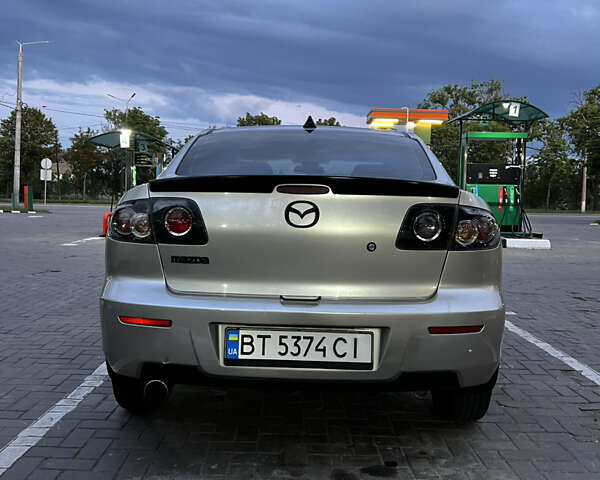 Серый Мазда 3, объемом двигателя 1.6 л и пробегом 260 тыс. км за 5400 $, фото 3 на Automoto.ua