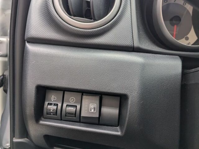 Серый Мазда 3, объемом двигателя 1.6 л и пробегом 200 тыс. км за 4900 $, фото 12 на Automoto.ua