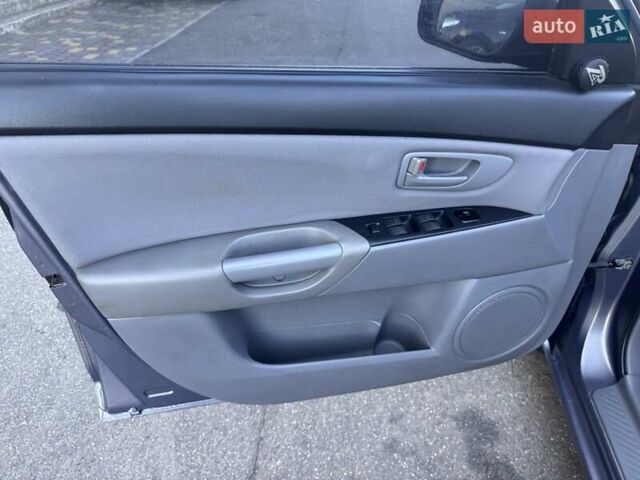 Сірий Мазда 3, об'ємом двигуна 1.6 л та пробігом 200 тис. км за 3500 $, фото 11 на Automoto.ua