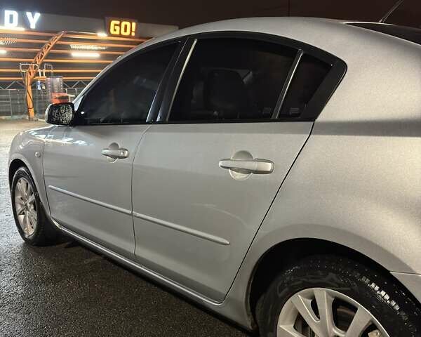 Сірий Мазда 3, об'ємом двигуна 1.6 л та пробігом 172 тис. км за 5600 $, фото 2 на Automoto.ua