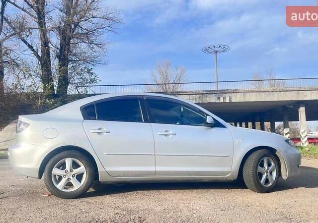Сірий Мазда 3, об'ємом двигуна 1.6 л та пробігом 203 тис. км за 5300 $, фото 9 на Automoto.ua