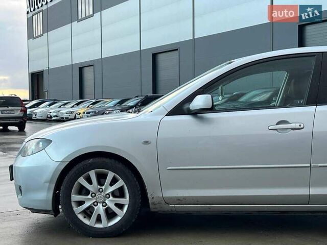 Серый Мазда 3, объемом двигателя 1.6 л и пробегом 305 тыс. км за 5940 $, фото 2 на Automoto.ua