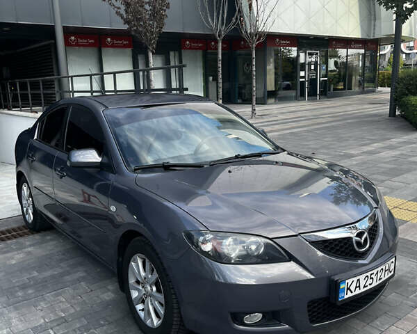 Серый Мазда 3, объемом двигателя 1.6 л и пробегом 115 тыс. км за 5700 $, фото 3 на Automoto.ua